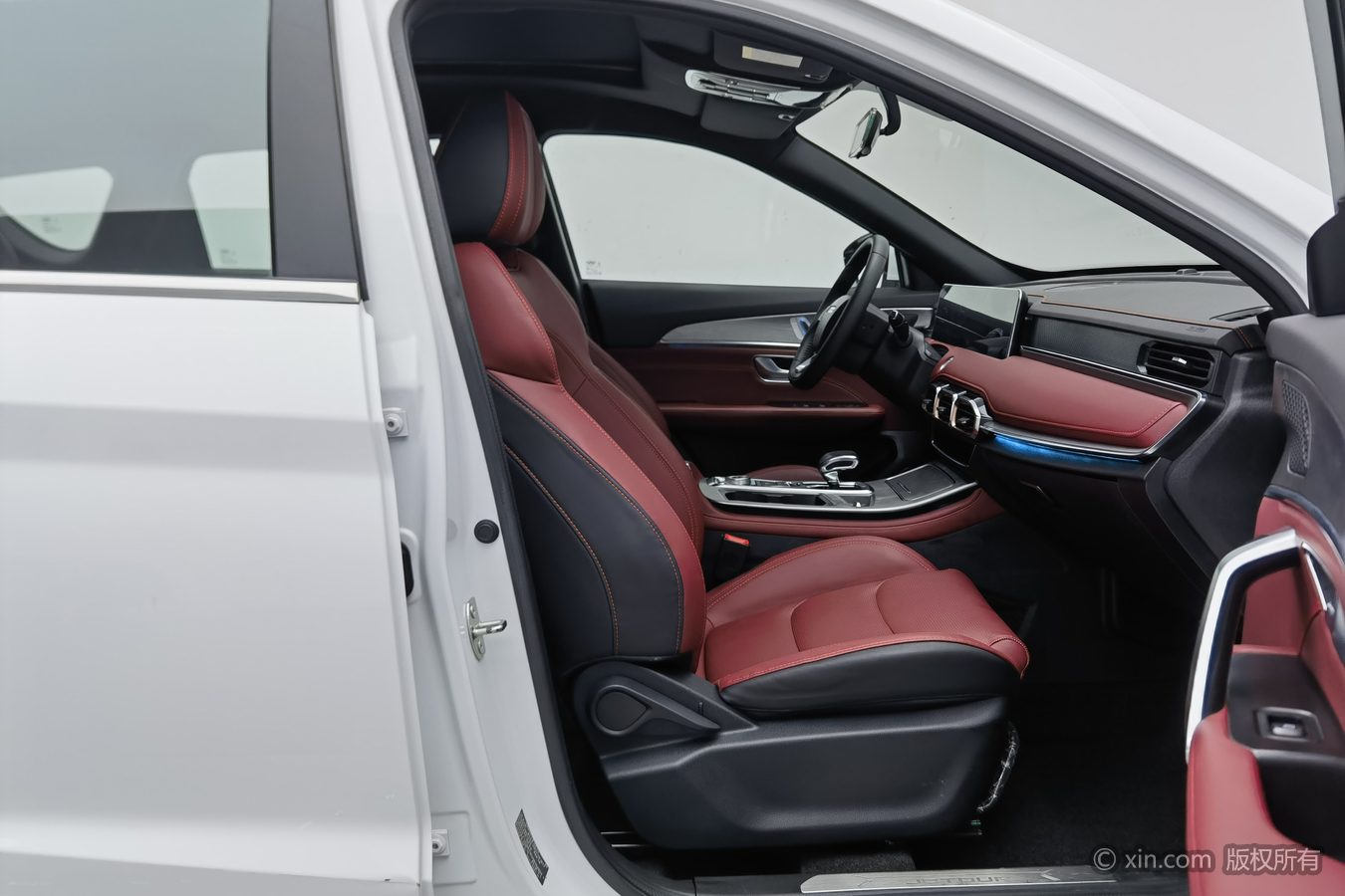 Jetour X70 PLUS 2022 car image #24