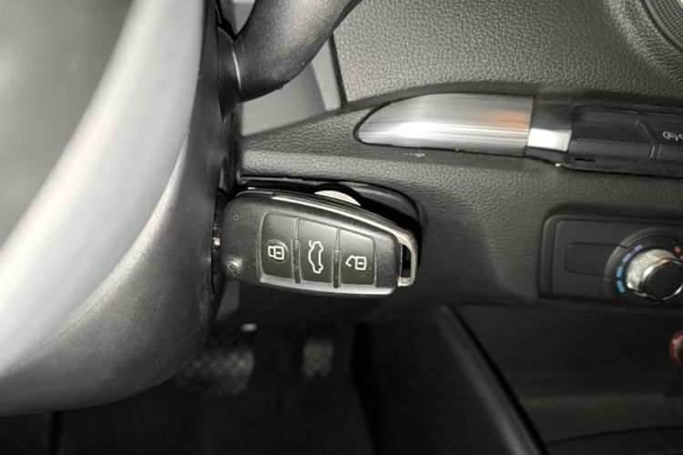 Audi A3 2016 car image #9