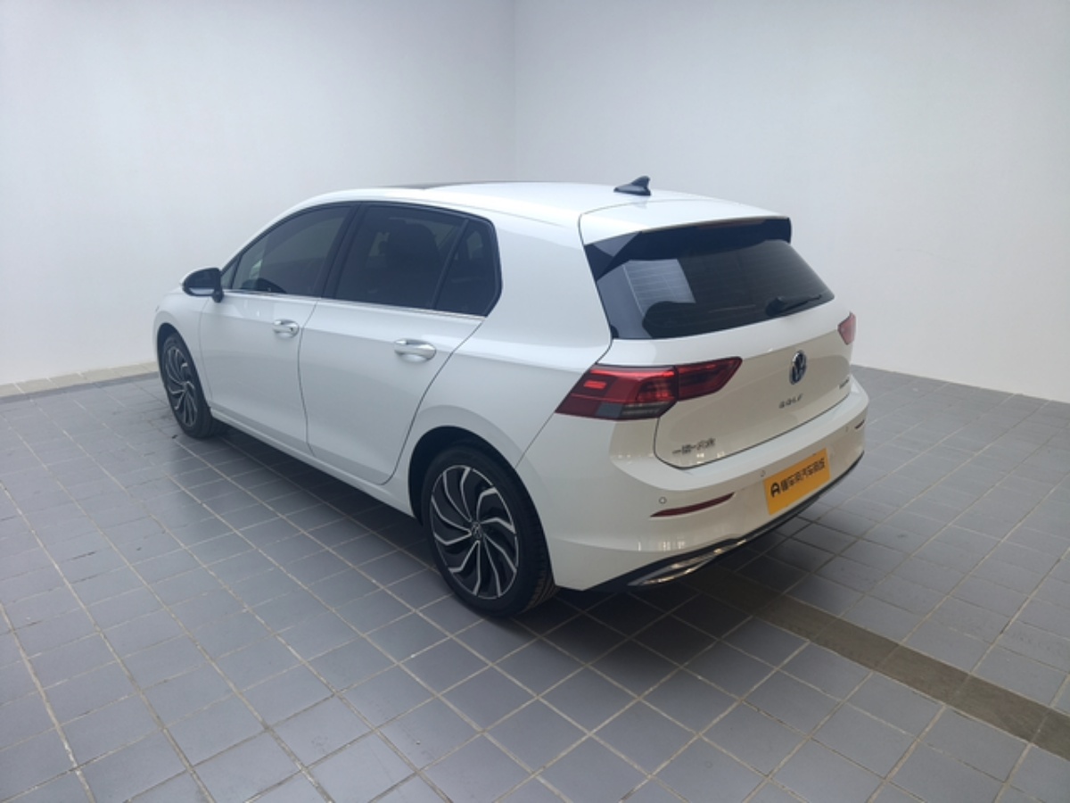 Volkswagen Golf 2021 car image #4