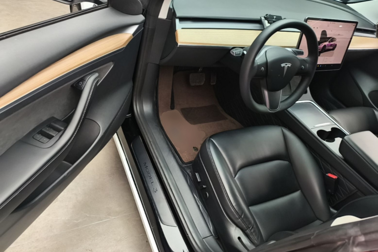 Tesla Model 3 2023 #16 Tesla Model 3 2023 car image #16