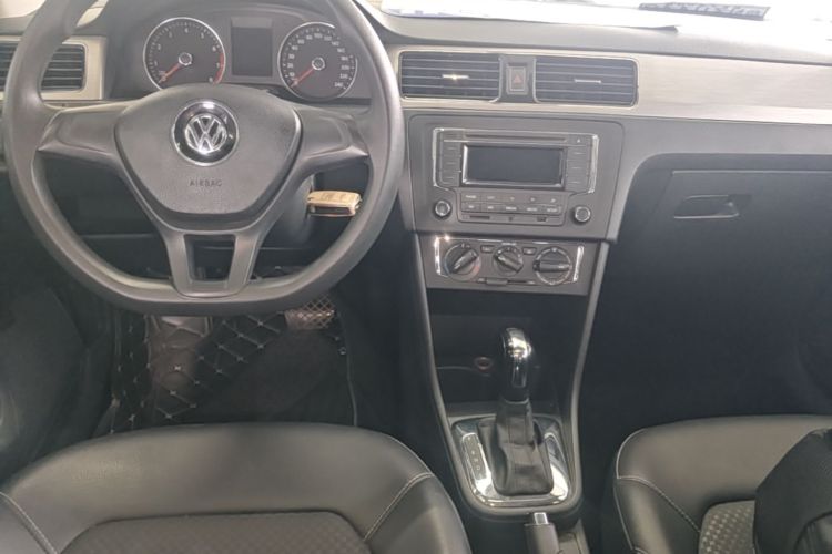 Volkswagen Santana 2017 car image #10