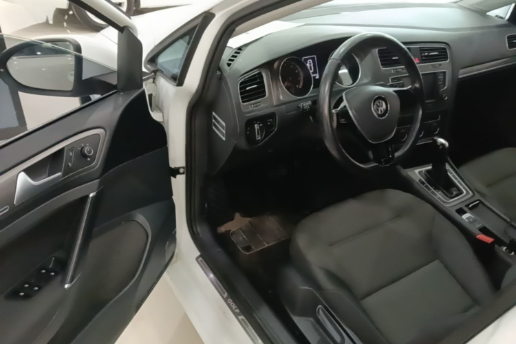 Volkswagen Golf 2016 car image #12