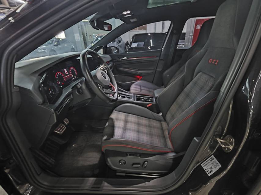 Volkswagen GolfGTI 2022 car image #3