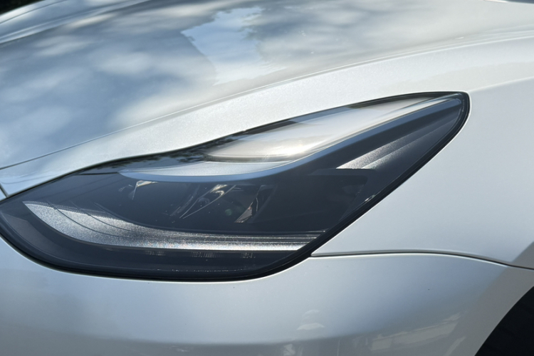 Tesla Model 3 2023 car image #22