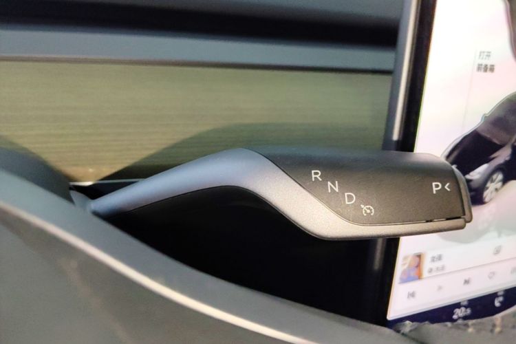 Tesla Model Y 2022 #14 Tesla Model Y 2022 car image #14