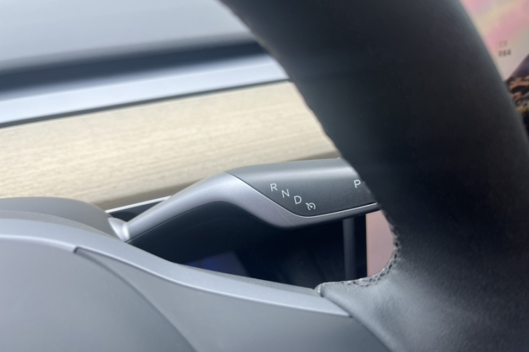 Tesla Model Y 2023 #14 Tesla Model Y 2023 car image #14