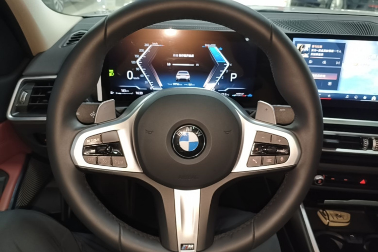 BMW 3 Series 2024 صورة سيارة #15