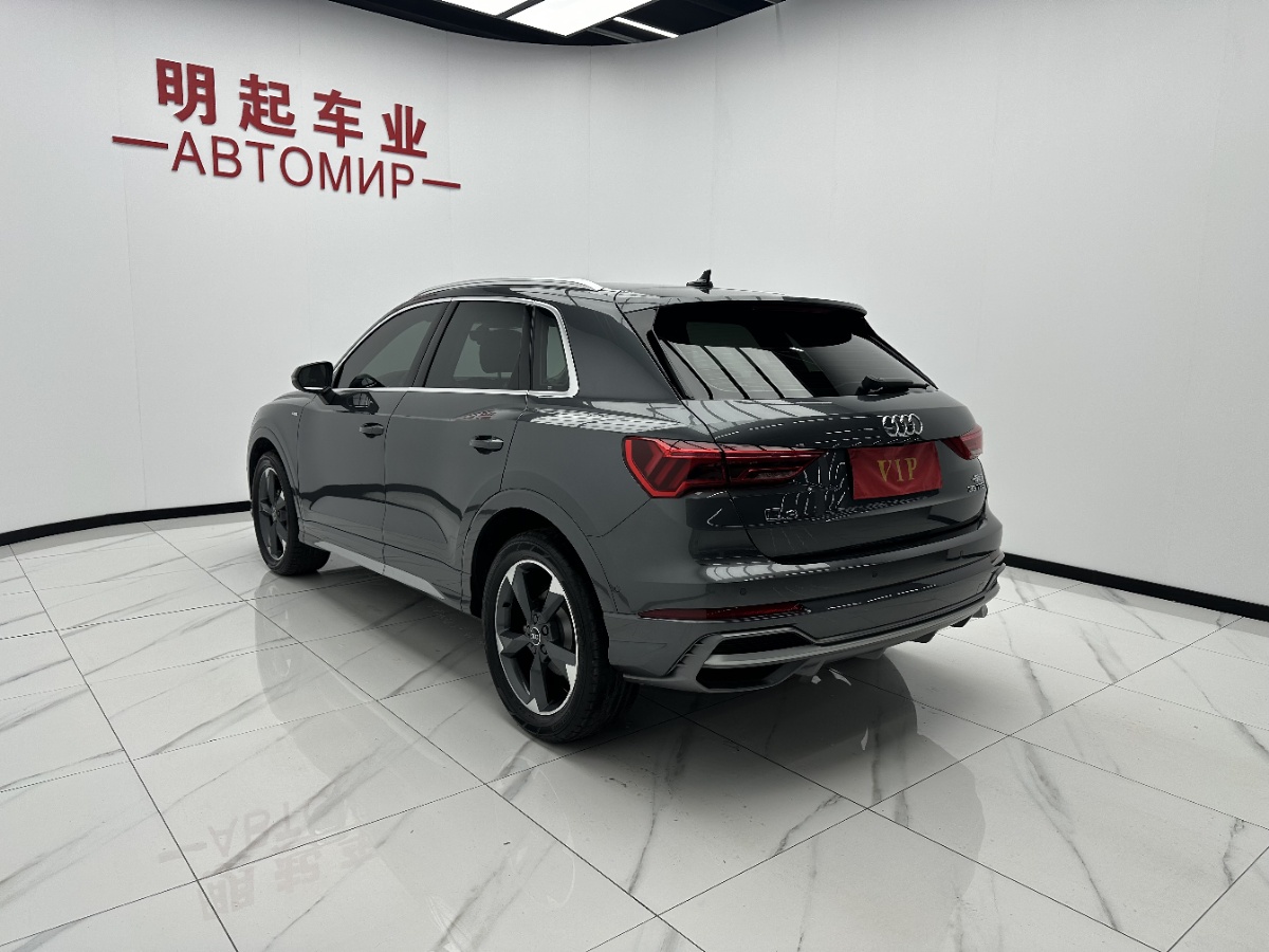Audi Q3 2022 car image #8