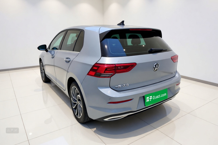 Volkswagen Golf 2021 car image #5