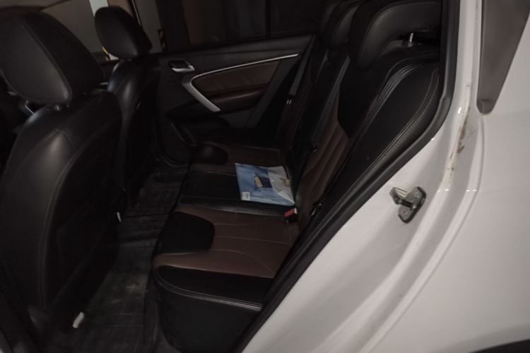 GEELY Emgrand 2017 #17 GEELY Emgrand 2017 car image #17