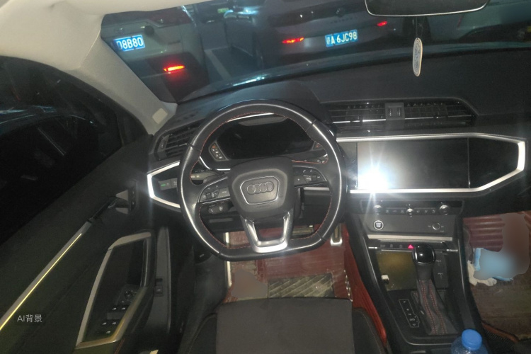 Audi Q3 2022 car image #12