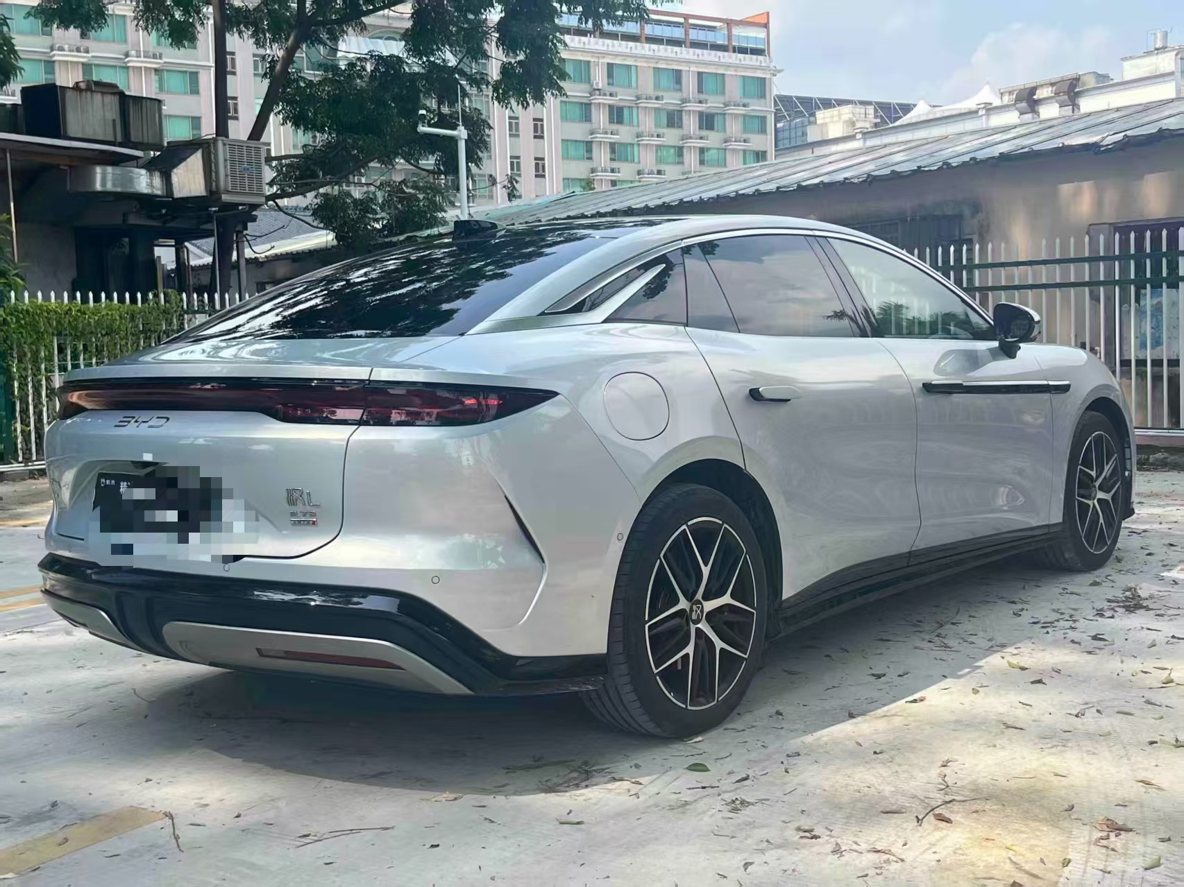 BYD HanL 2025 immagine di auto #3