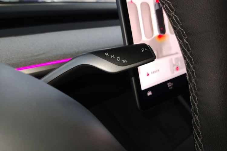 Tesla Model Y 2024 #14 Tesla Model Y 2024 car image #14