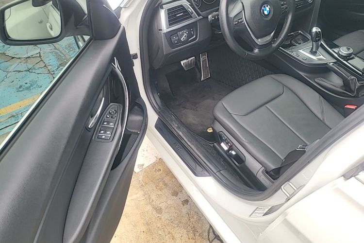 BMW 3 Series 2017 #15 BMW 3 Series 2017 car image #15