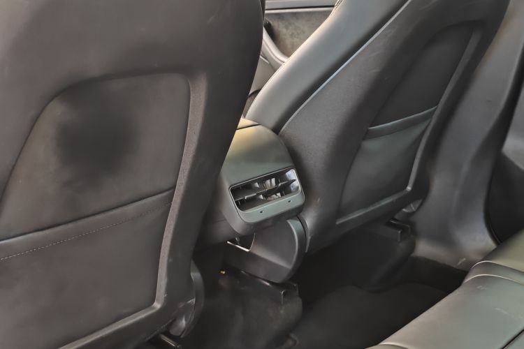 Tesla Model Y 2023 #29 Tesla Model Y 2023 car image #29