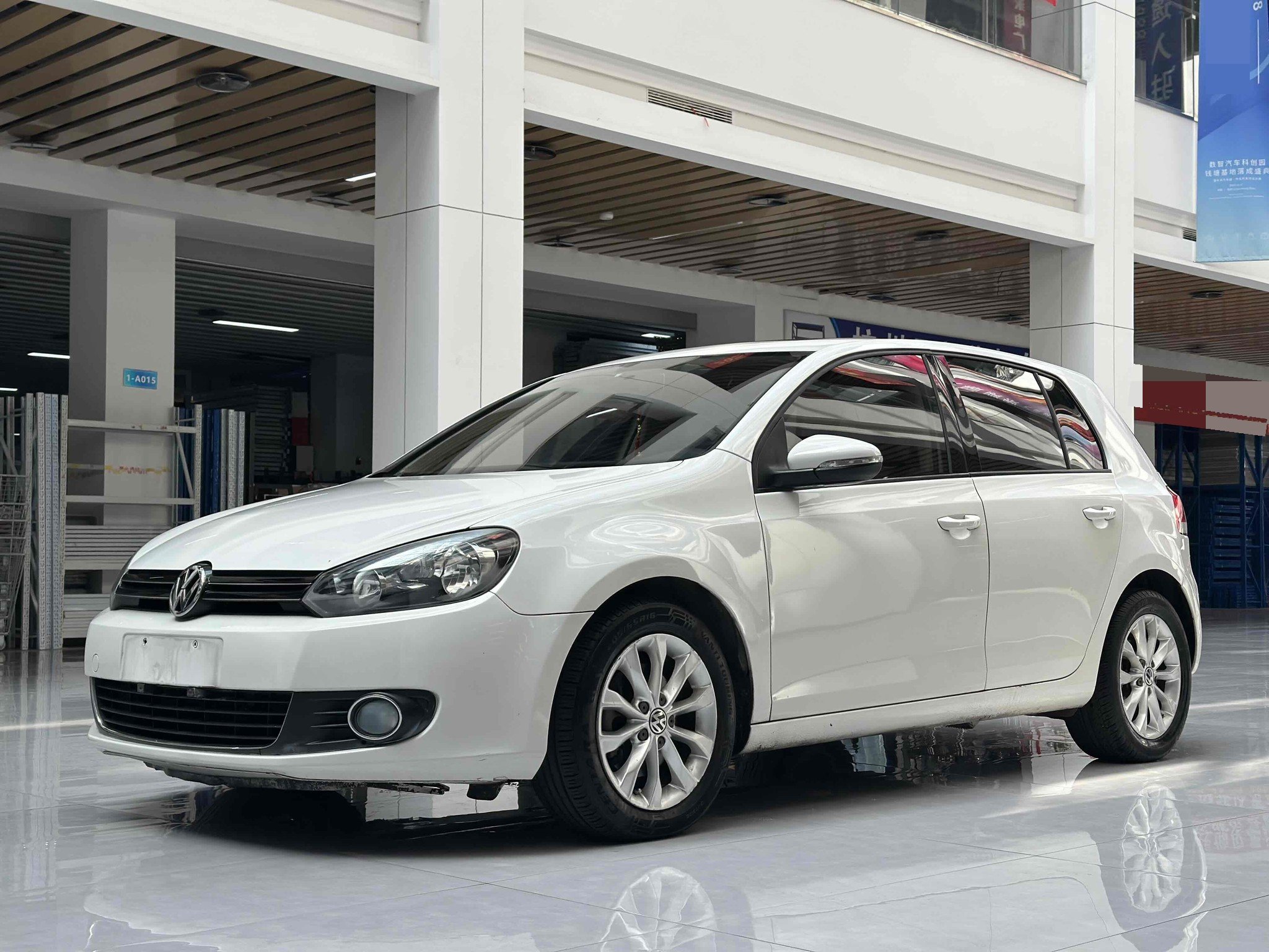 Volkswagen Golf 2013 car image 