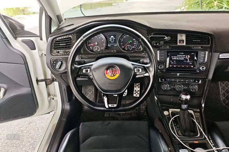Volkswagen Golf 2015 car image #12