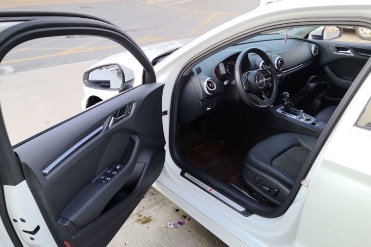 Audi A3 2019 car image #16
