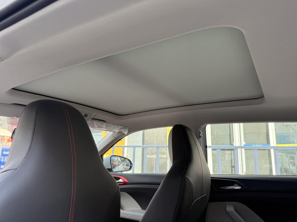 Volkswagen T-Cross 2023 car image #11