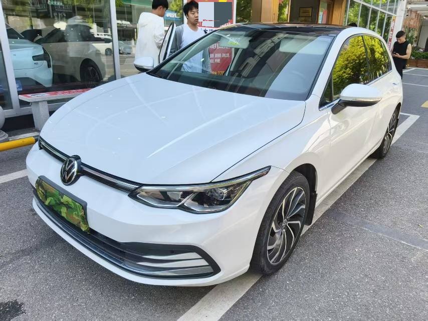 Volkswagen Golf 2023 car image 