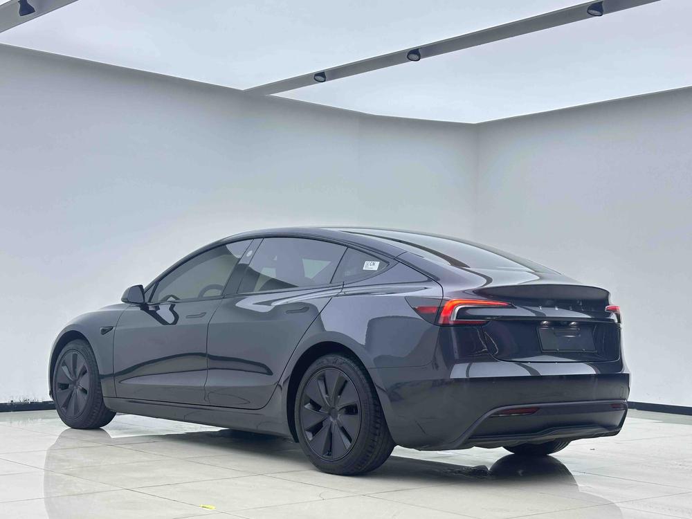 Tesla Model 3 2025 car image #4