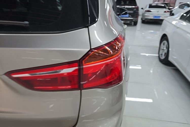 BMW X1 2018 #8 BMW X1 2018 car image #8