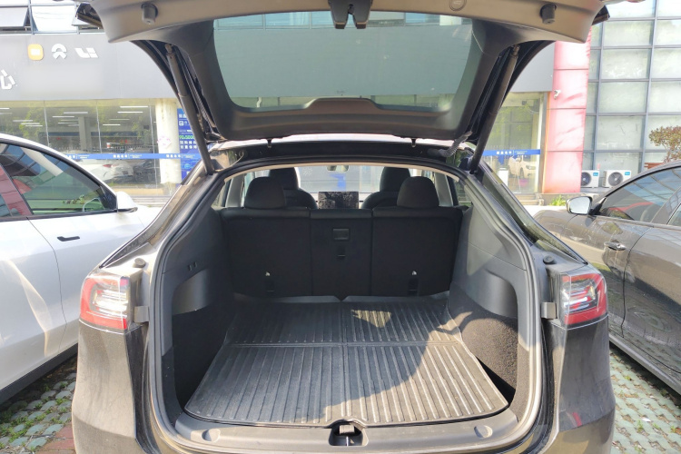 Tesla Model Y 2023 #19 Tesla Model Y 2023 immagine di auto #19