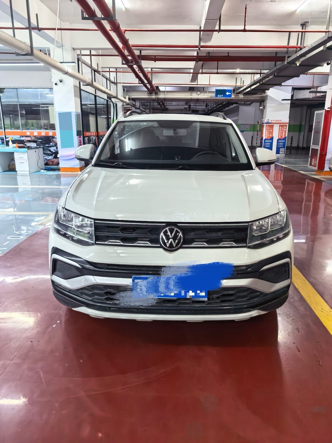 Volkswagen T-Cross 2023 car image #2