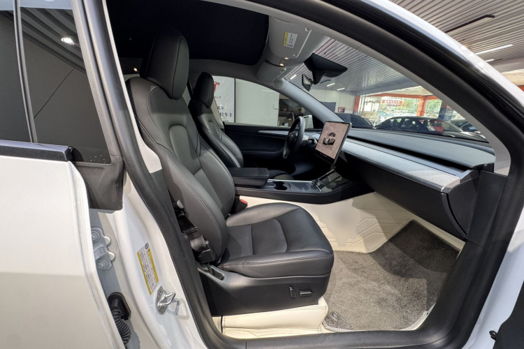Tesla Model Y 2024 #24 Tesla Model Y 2024 car image #24