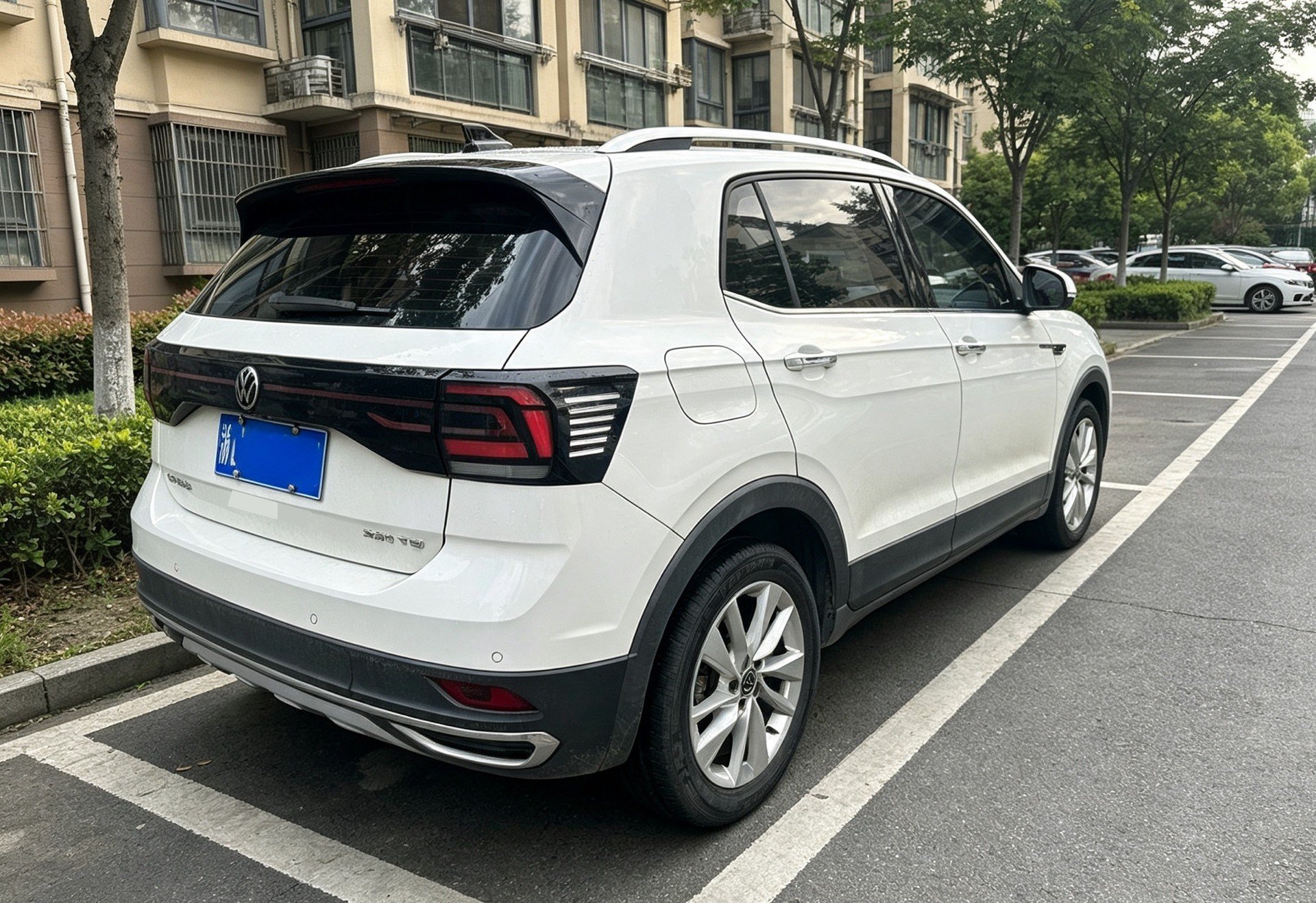 Volkswagen T-Cross 2021 изображение автомобиля #4