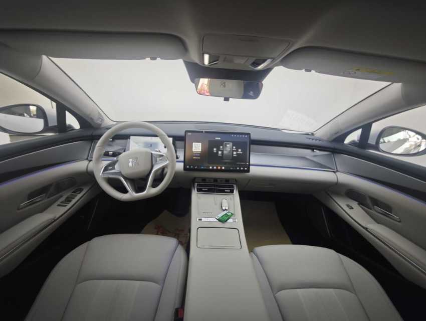 BYD HanL 2025 car image #4