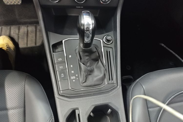 Volkswagen Lavida 2019 car image #16