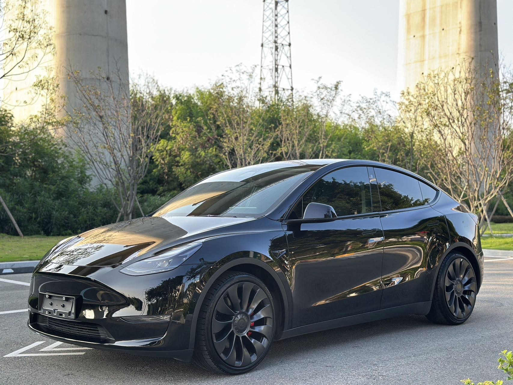 Tesla Model Y 2022 Tesla Model Y 2022 car image