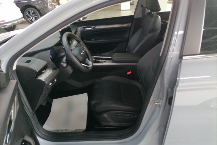 GEELY Emgrand L HiP 2022 car image #15