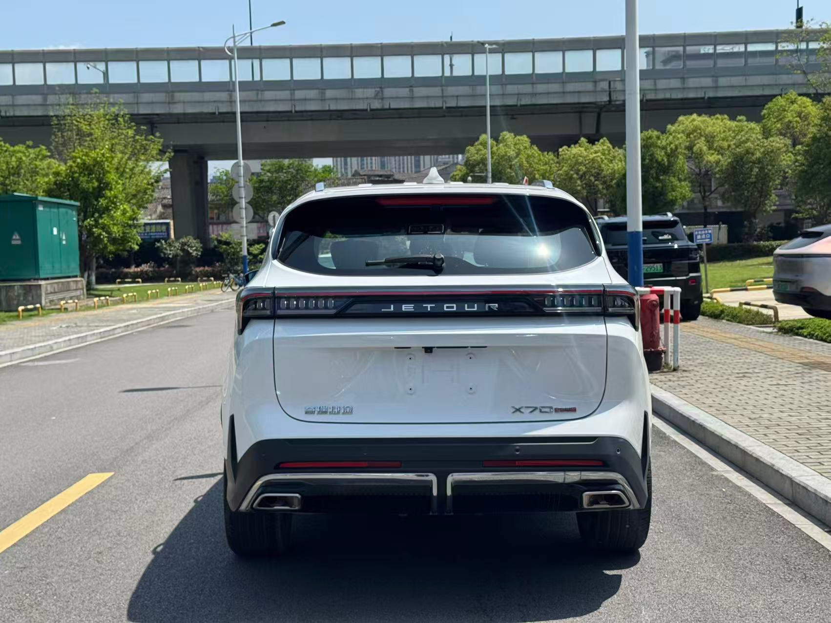 Jetour X70 PLUS 2024 car image #8