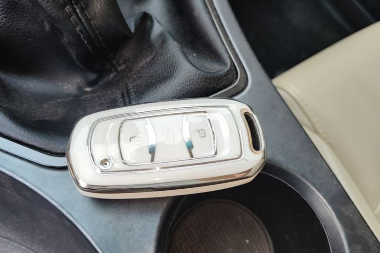 GEELY Emgrand 2019 #14 GEELY Emgrand 2019 car image #14