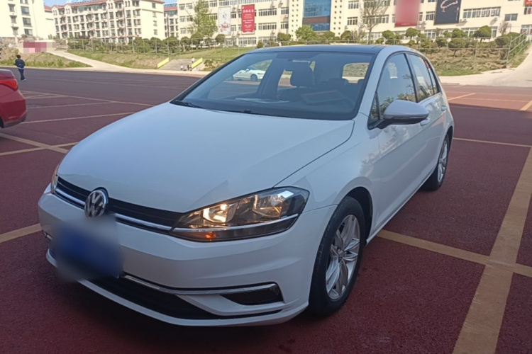 Volkswagen Golf 2018 car image #2