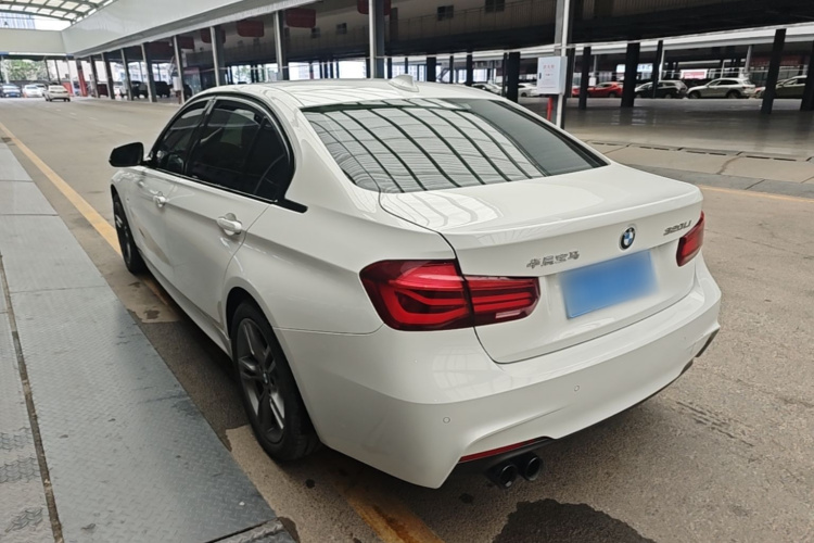BMW 3 Series 2018 #5 BMW 3 Series 2018 car image #5