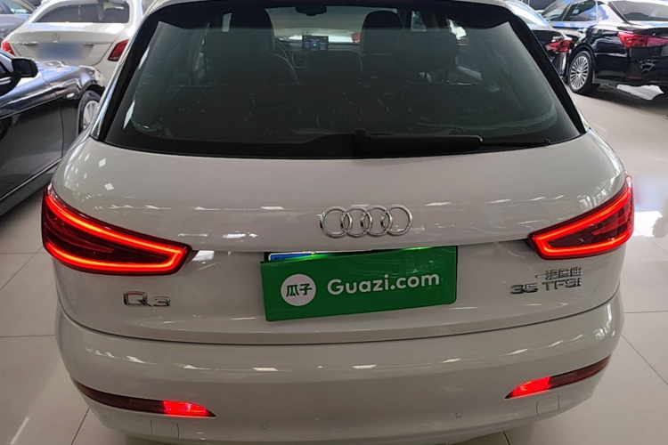 Audi Q3 2016 car image #6