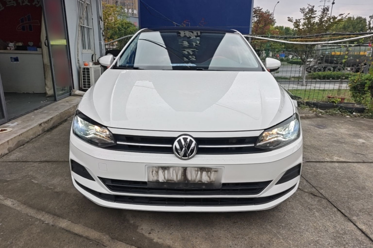 Volkswagen Polo 2020 car image #3