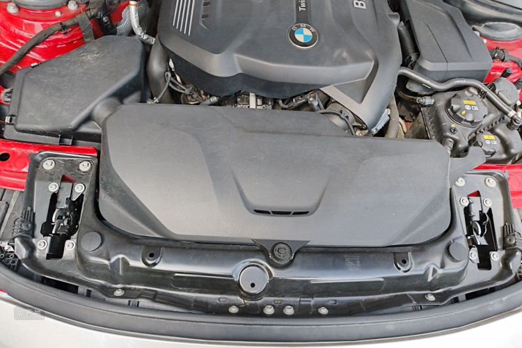 BMW 3 Series 2018 #22 BMW 3 Series 2018 car image #22