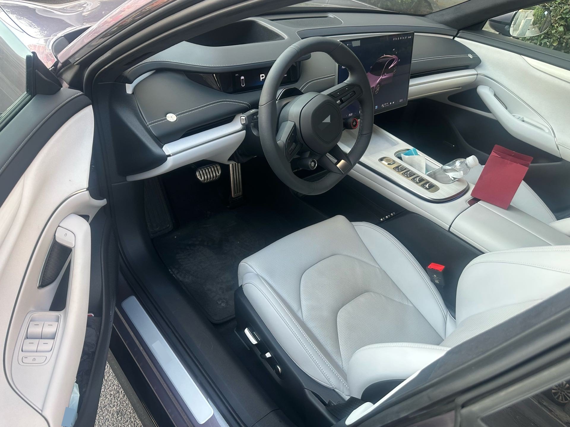 2025 car image #6