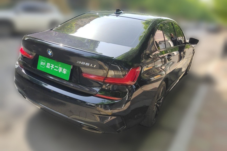 BMW 3 Series 2019 car image #7