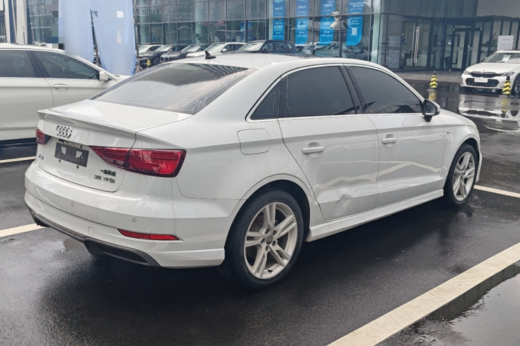 Audi A3 2019 immagine di auto #5