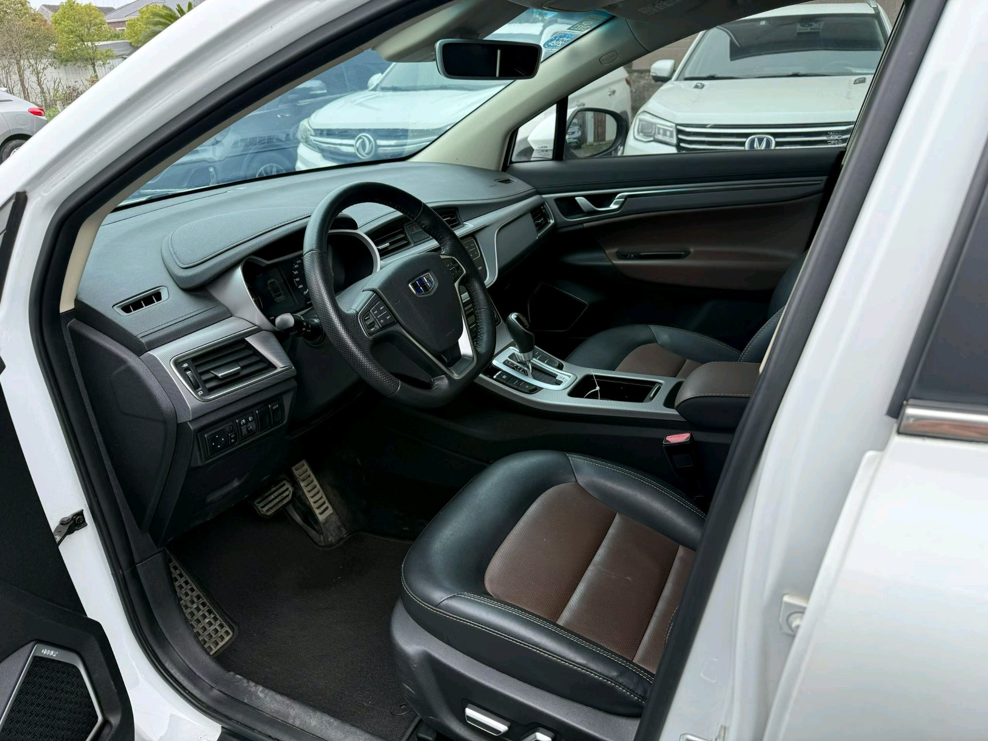 GEELY Emgrand GS 2018 car image #4