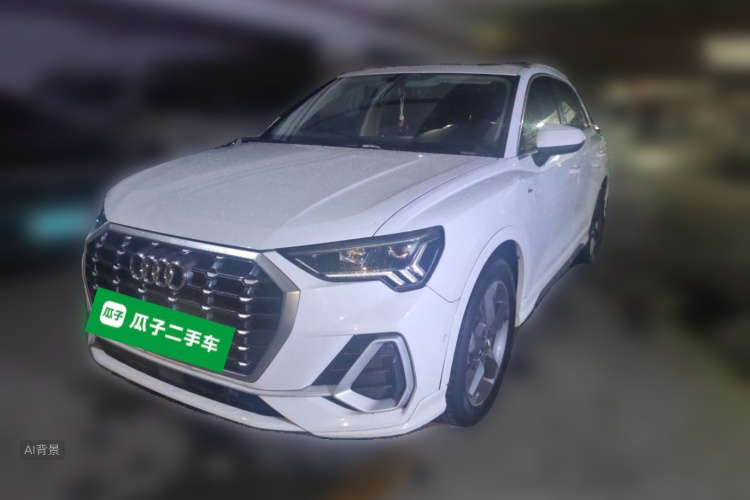 Audi Q3 2020 car image #2