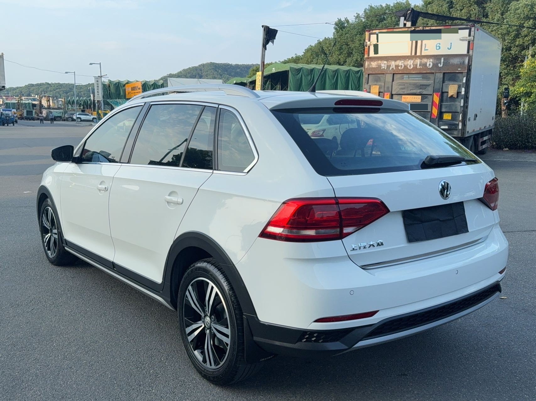 Volkswagen Santana 2018 car image #9
