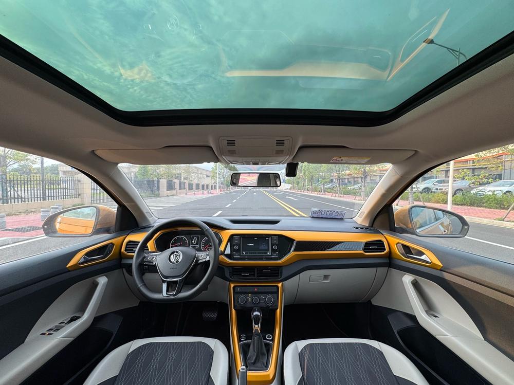 Volkswagen T-Cross 2021 image de voiture #7