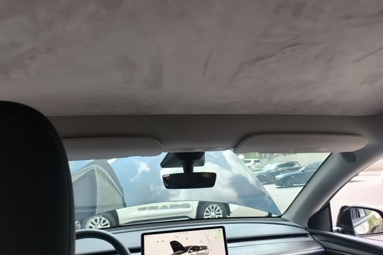 Tesla Model Y 2023 #20 Tesla Model Y 2023 car image #20