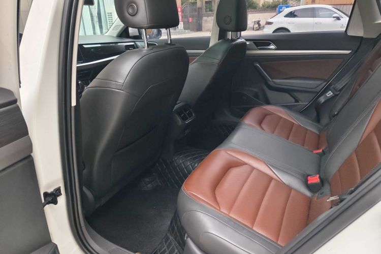 Volkswagen Lavida 2019 car image #17
